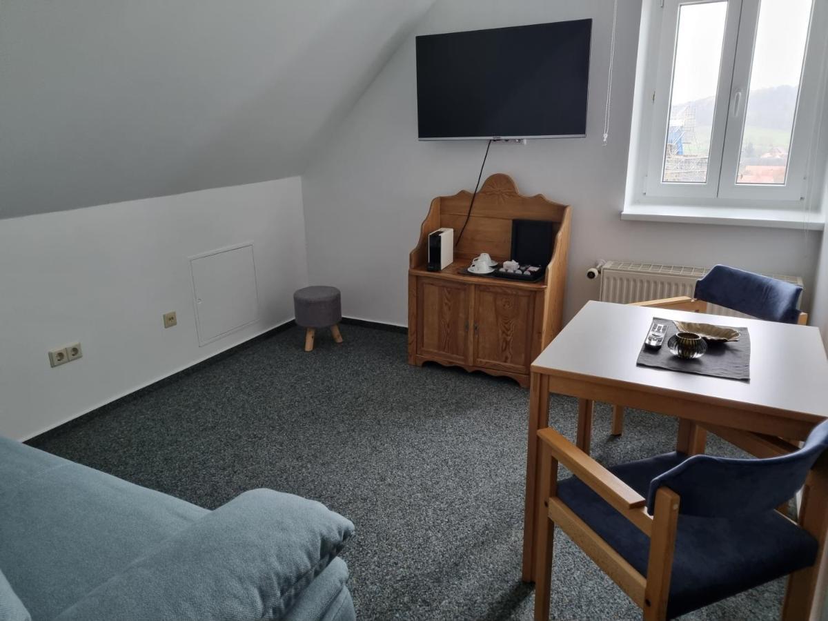 Hotel Kreuzbergbaude Beim Berzdorfer See Mit Wohlfuehl Sauna Markersdorf Eksteriør billede